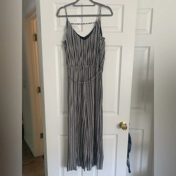 LAST CHANCE Textured Stripe Jumpsuit - Picture 8 of 8